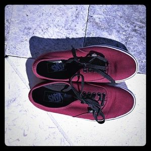 Vans tennis shoes maroon color men's size 6.5